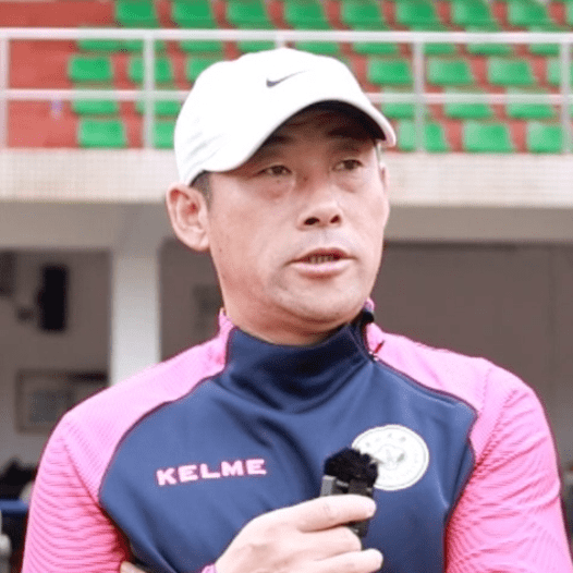 "在张晓宇教练看来足球队最大的优势在于"大家团结一致,执行力也很强"