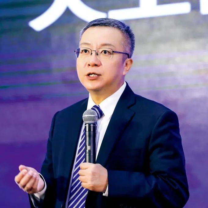 高层视点丨任友群：以教师队伍建设数字化转型 助力教育高质量发展_服务_变革_平台