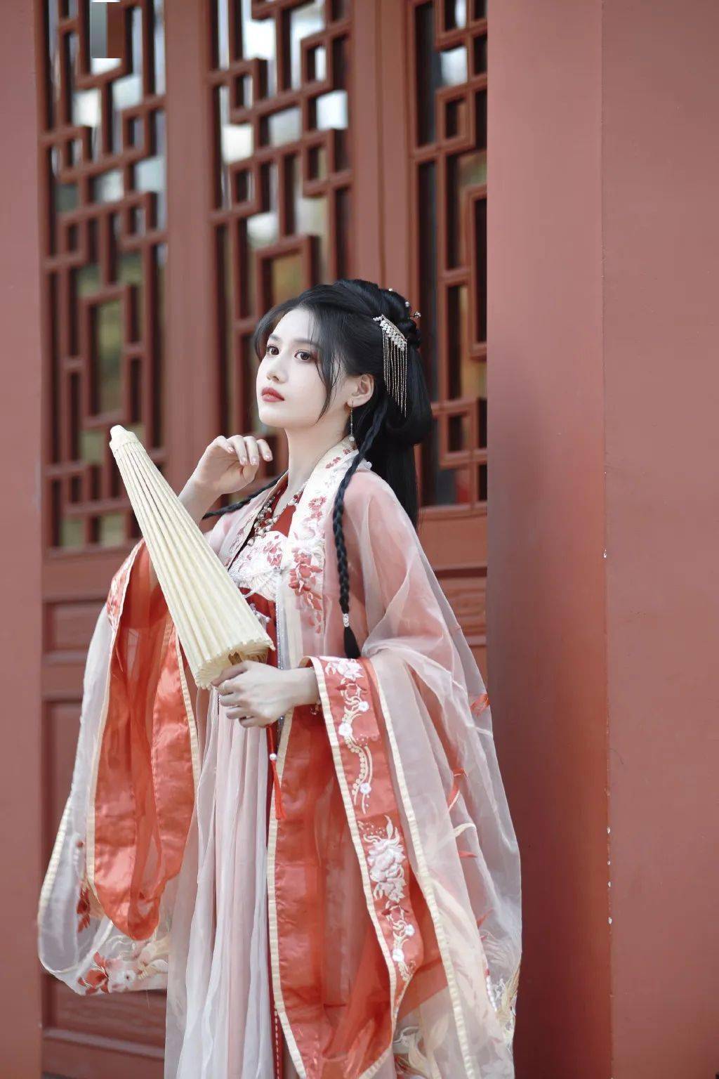 fan动态丨唯美的汉服写真_造型_晓艳_红色