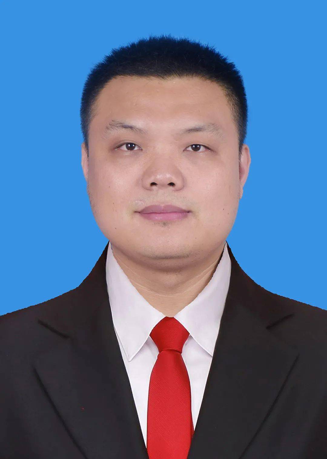 桂平市政法委书记图片