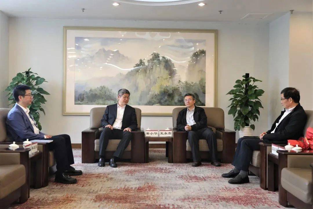 教育部教师工作司黄小华副司长来校调研并看望蒋承勇