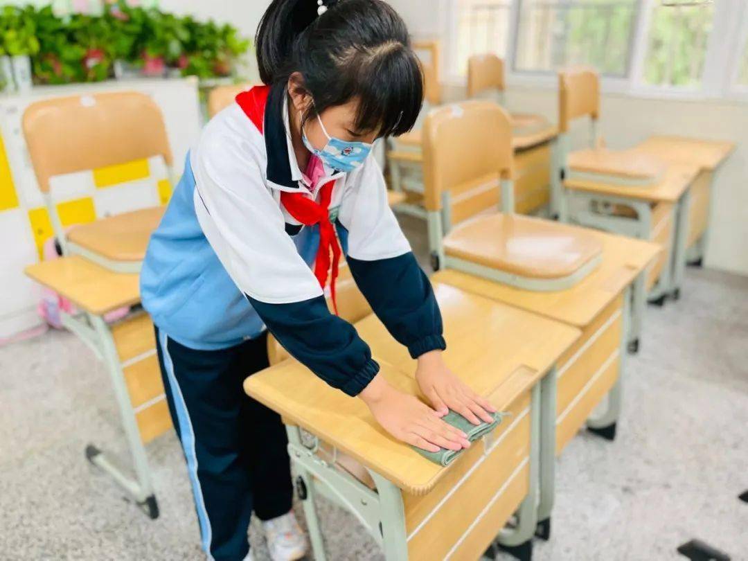 【经开五小 |阳光新闻】一景一物皆文明 爱护公物我先行_环境_校园_课