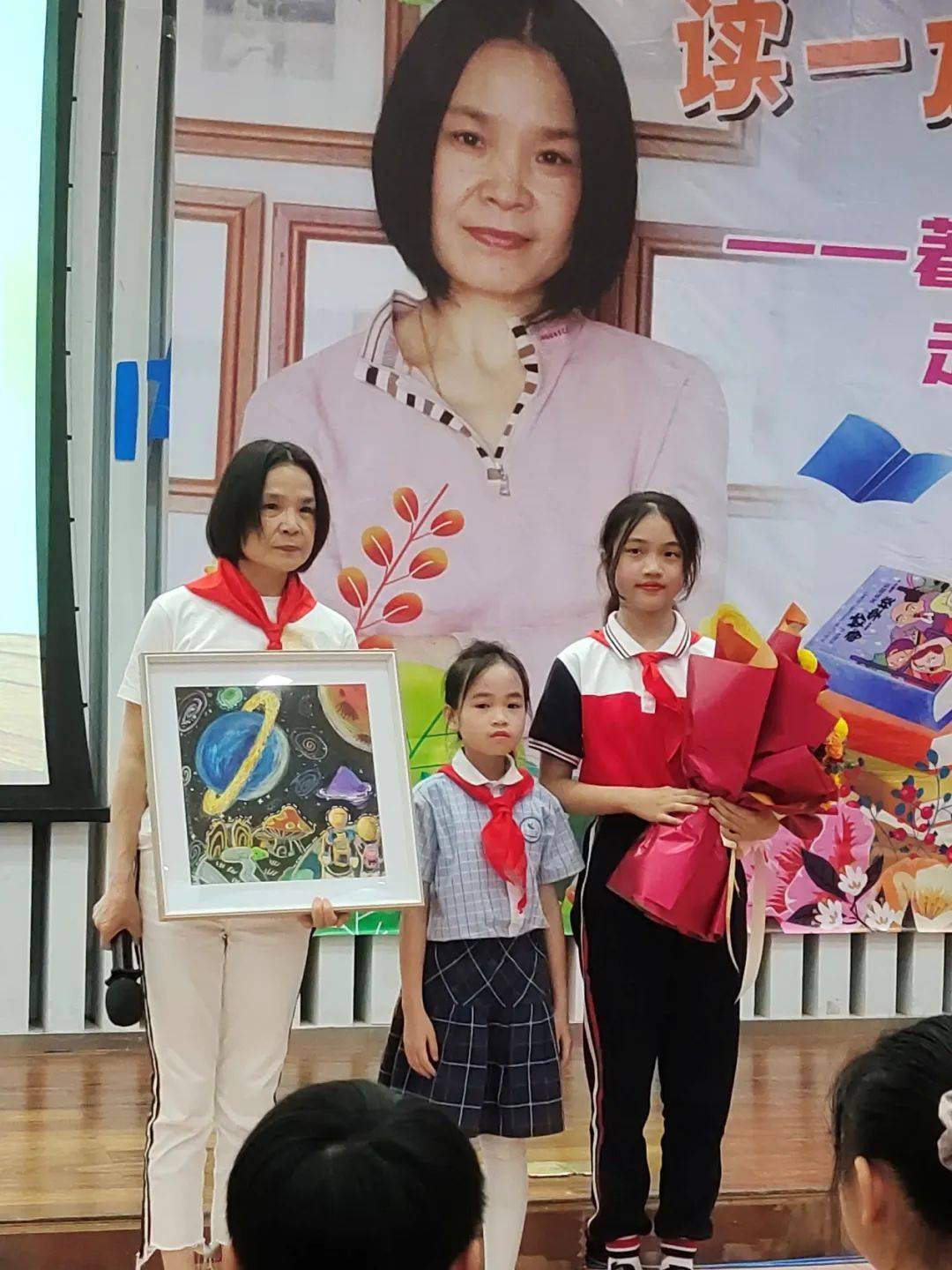 【内生教育 个性发展】读一本书,就是种一棵树 ——记作家郑春华进