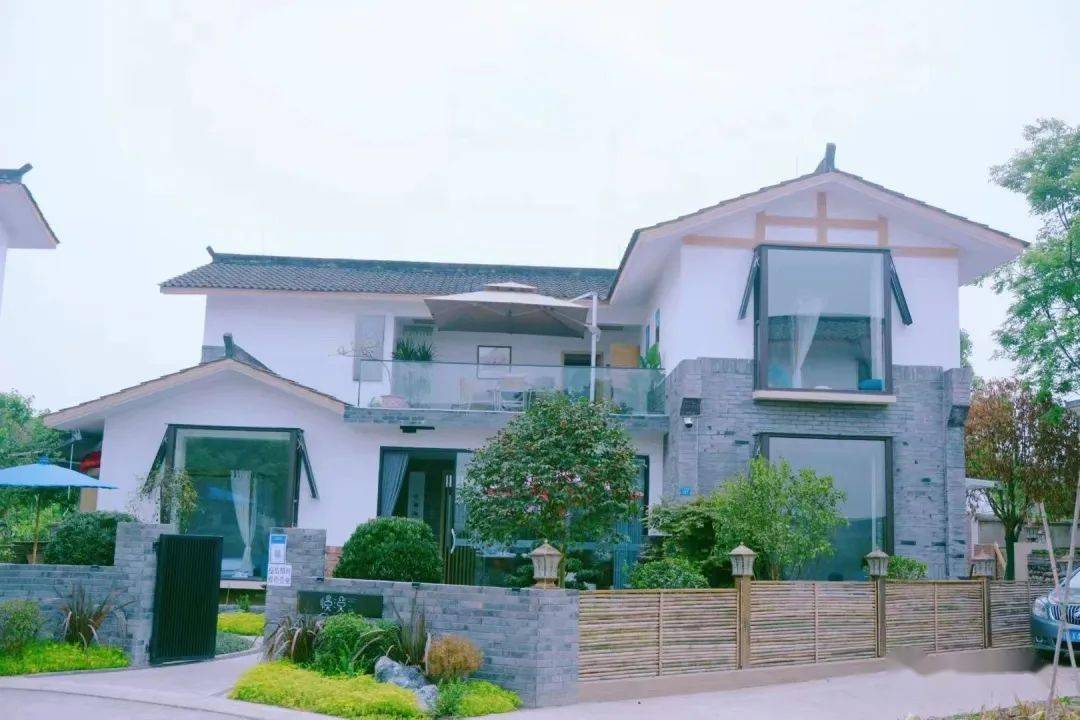 与杨秋华有着共同感触的,还有把民宿开在五星村的周雪梅.