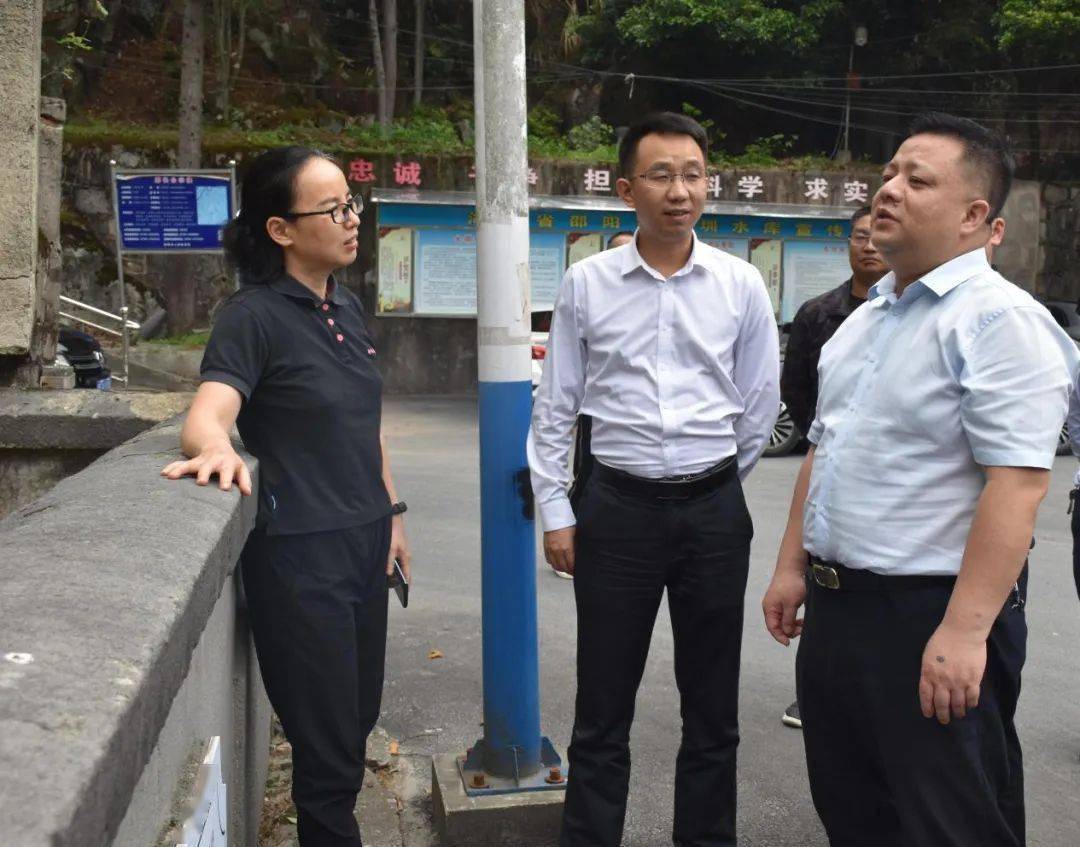 新宁县人民政府县长彭洪兵,大圳灌区管理局党委书记,局长黄拥军参加.