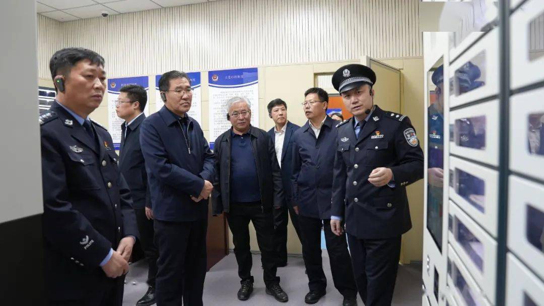 通辽市政府副市长,公安局党委书记,局长王勇一行深入霍市公安局调研