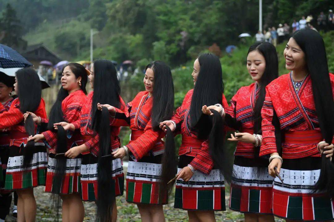 【开局起步dou精彩】龙胜:红瑶"长发节" 欢庆"三月三"_黄洛_瑶寨_发展