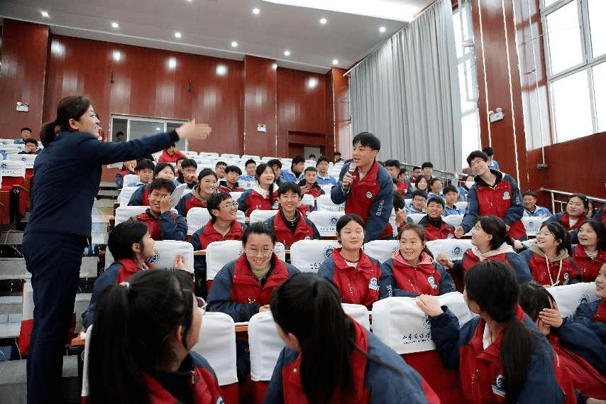 临清团市委到临清市工业学校开展"为青春护航,建无诈校园"主题宣讲