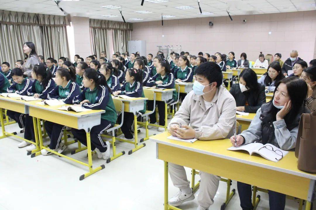 匠心引领促成长,精准指导提质量——阿荣旗初中历史教研员助力青年