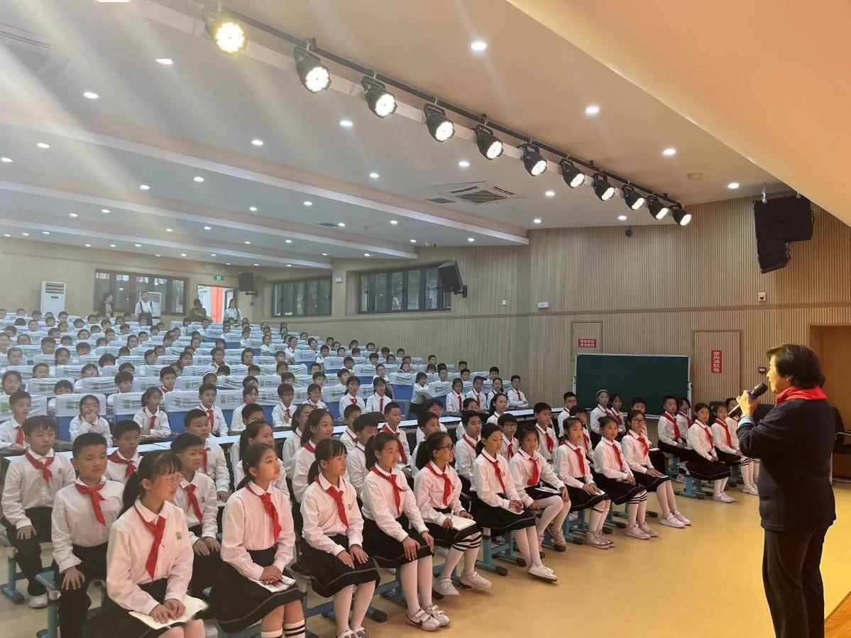 东阳市吴宁第二小学:奇美天成丹霞山 地学科普进校园_张教授_互动