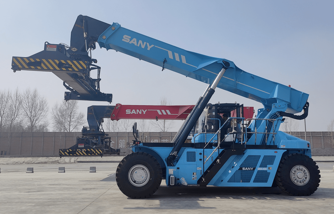 三一纯电正面吊交付东北,西北三省_客户_环境_作业