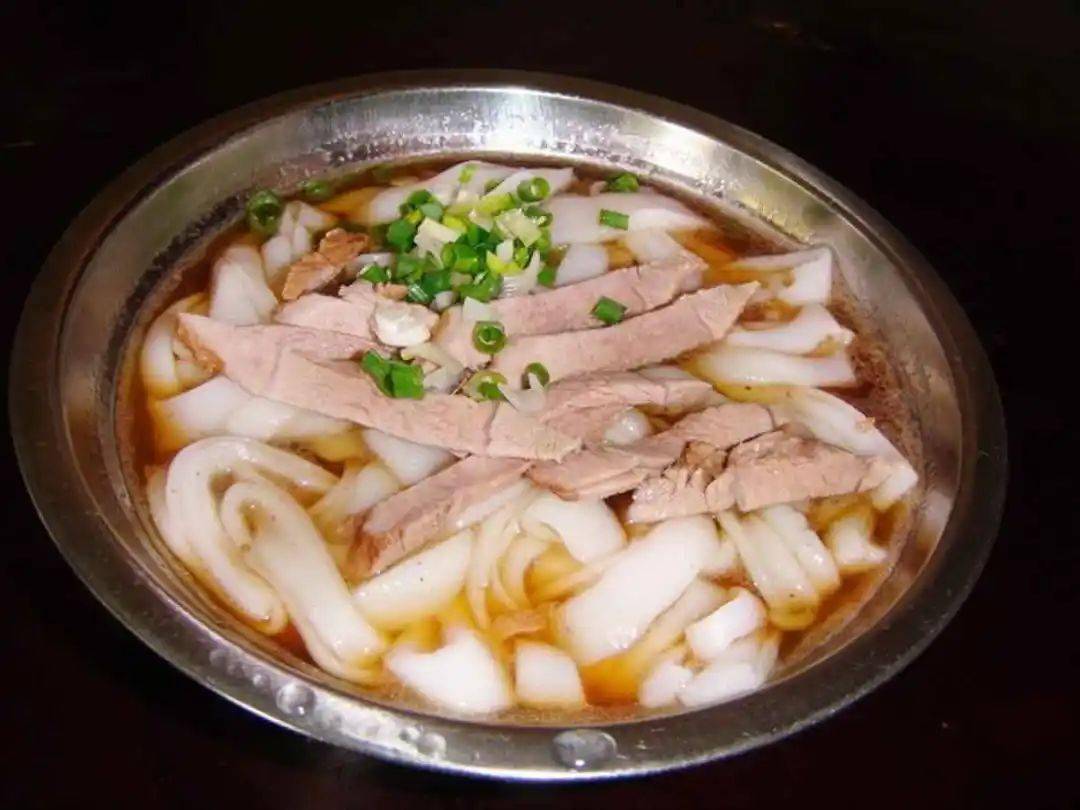 晚餐可以开启一场寻味黄姚美食之旅,黄姚豆豉,豆腐酿,豆豉粉,笋酿都