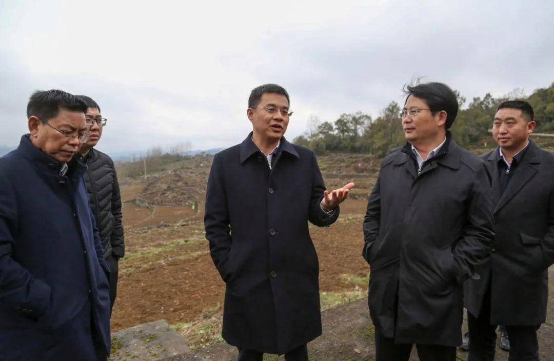 贵州省委组织部时任常务副部长侯正茂说,引进的县委书记以个人综合