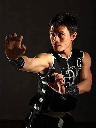 等国家队教练)△谢远航(2005年全国武术套路对练精英赛男子对练冠军