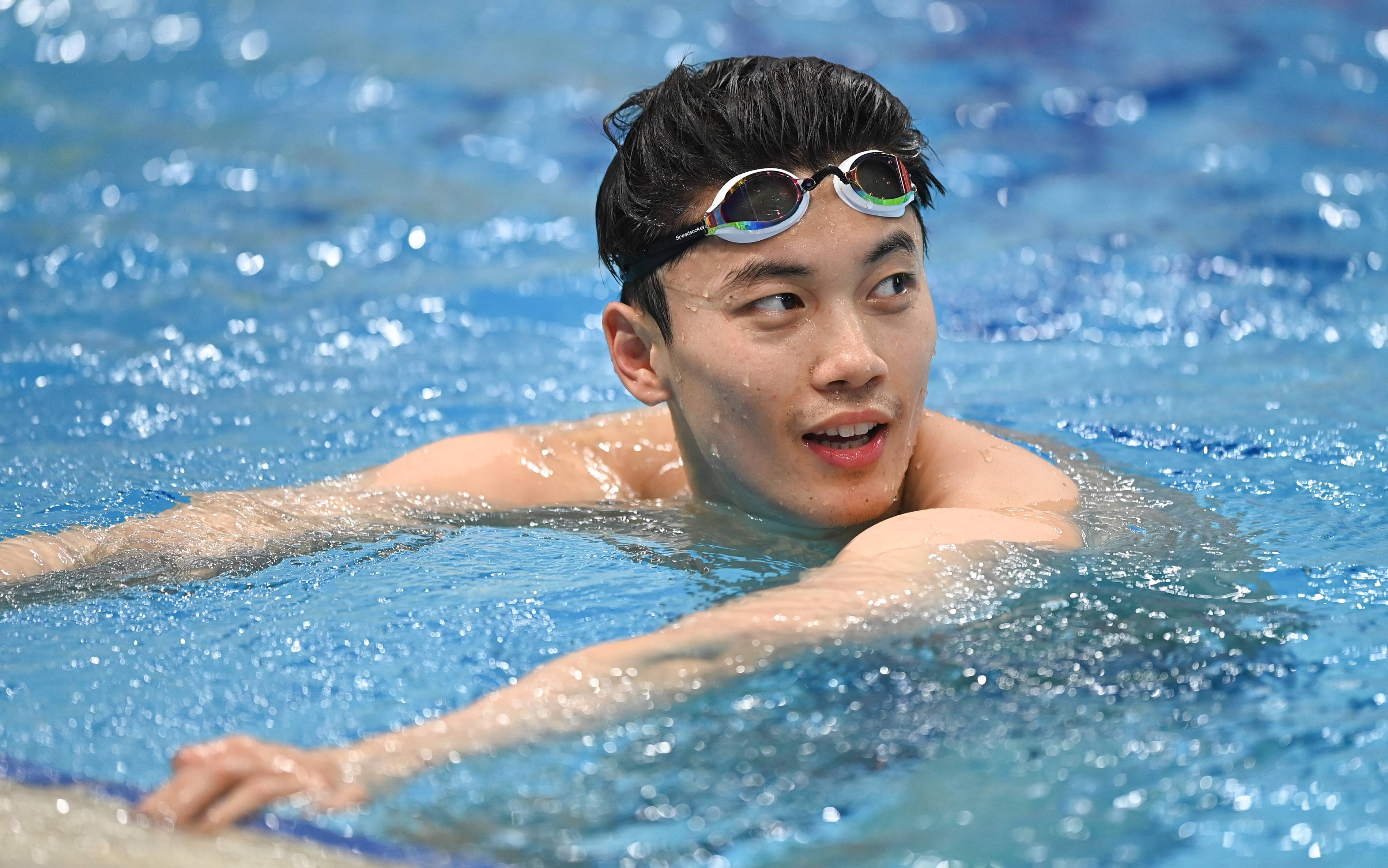 女子100米自由泳金牌,杨浚瑄和张雨霏分列二三位;彭旭玮以2分07秒11