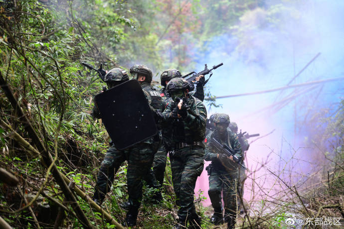 直擊武警跨晝夜反恐演練現場_實戰_武警江西總隊_萍鄉