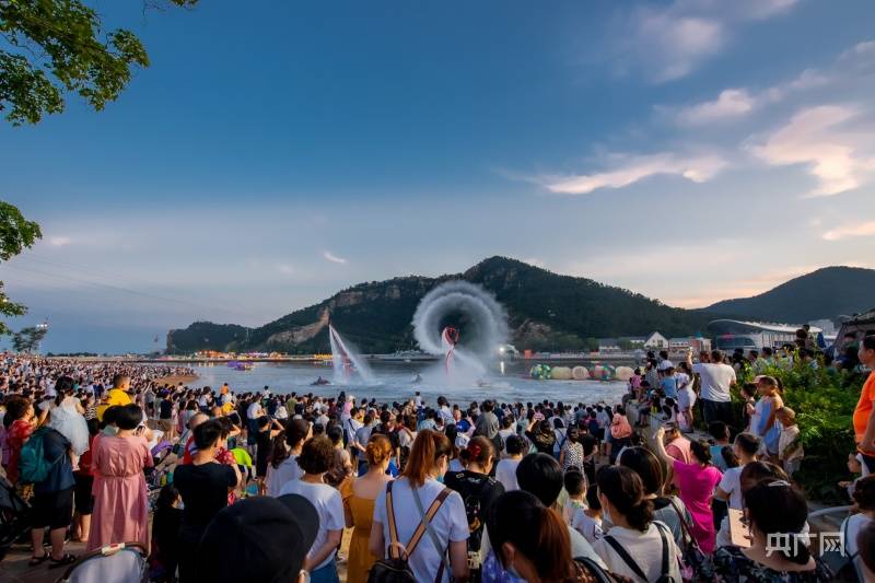 居然可以这样(大连"五一"文旅市场火热 共接待游客超370万)(图1)