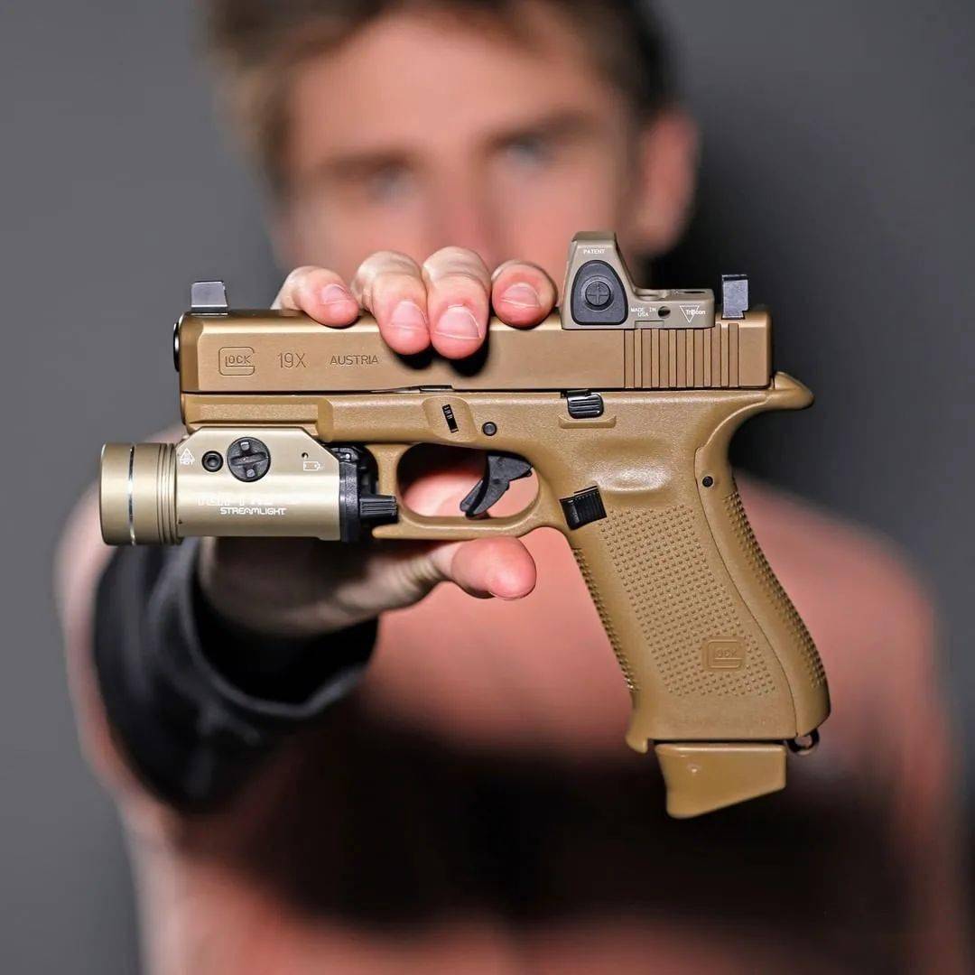 【格洛克美图】有这么一款手枪 简直可以说是百变无敌小金刚_战术