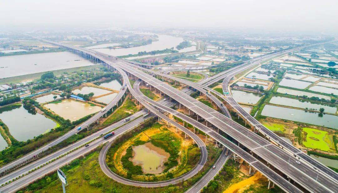阅江大桥建设,江滨堤路改造,大冲立交,北岭路网,肇庆大桥扩建等工程