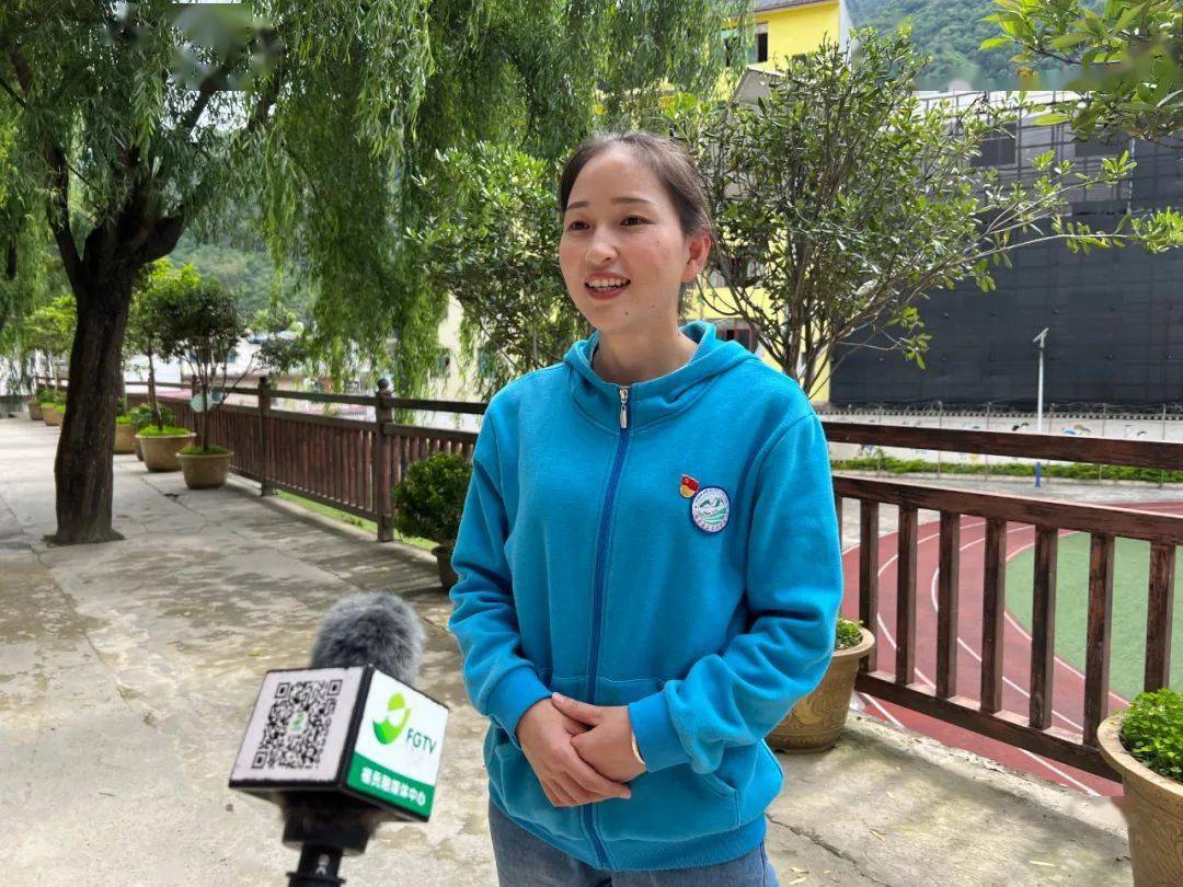 福贡县石月亮中学:把"绿"栽满校园 把"美"载进师生心田