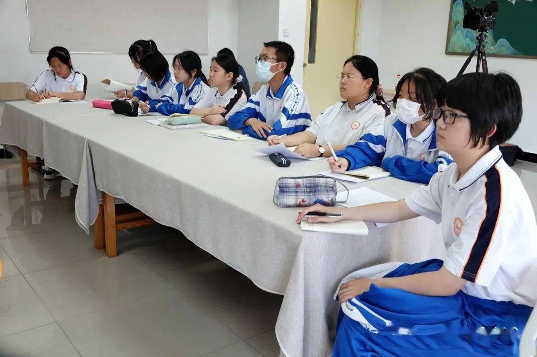 柴福善文学社在平谷四中开讲:第三讲《写作的构思》_绿化_石林_极大