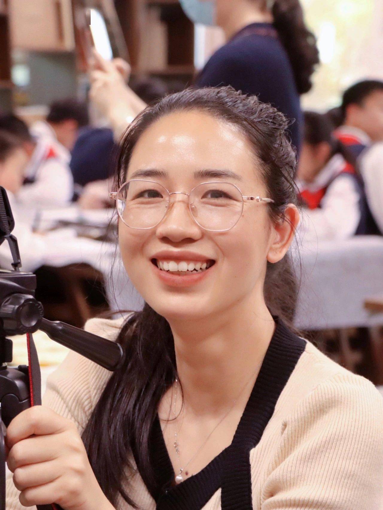 摄影/龙珊 程旭蕊 一年级级部让生活充满阳光.微笑,我们一起笑一个吧!