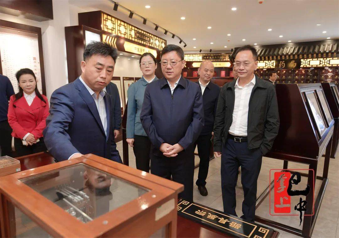 何平:用心用情助力企业纾困提质 推动工业经济高质量发展_生产_巴中