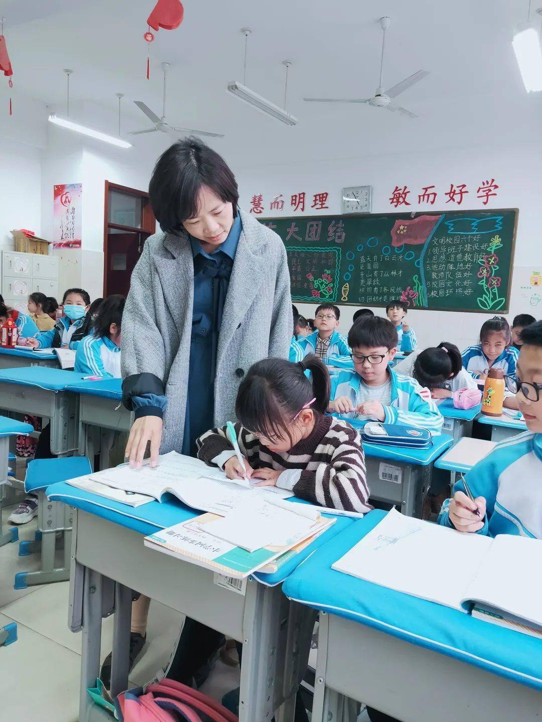 率先垂范弘师德 潜心育人铸师魂 —东港实验学校初中部年级主任风采