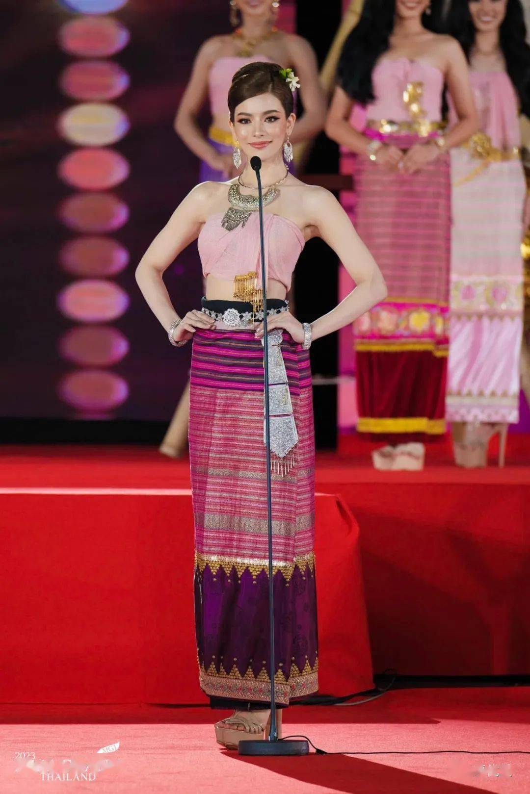 泰国miss grand万国小姐~艳压民族创意服装_环节_时装_公众