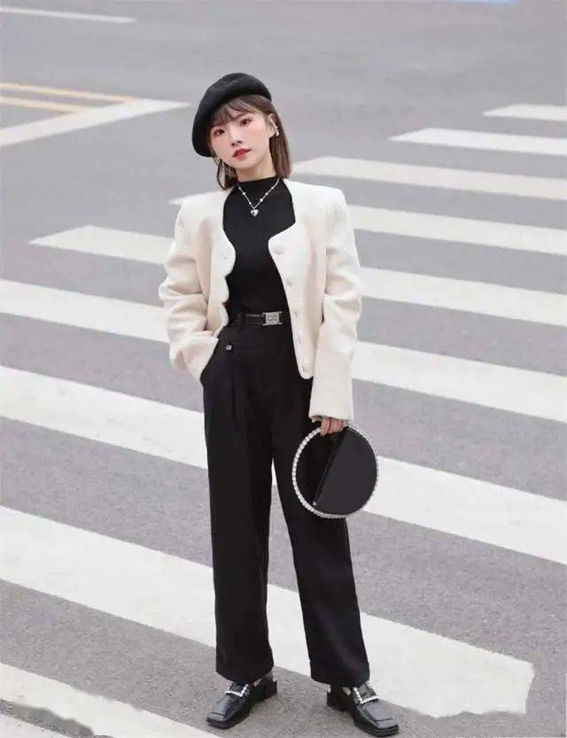 平底鞋失宠了,今年流行"方头鞋"搭阔腿裤,简直天生一对_时尚_女性