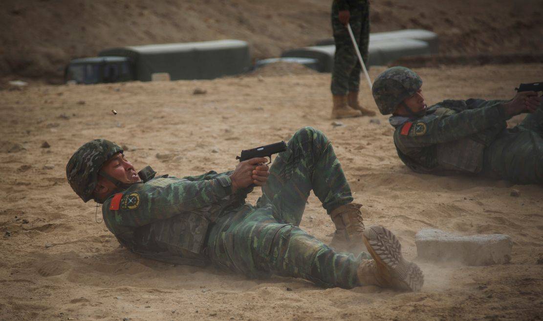 直击大漠戈壁实弹射击训练场!_能力_课目_重难点