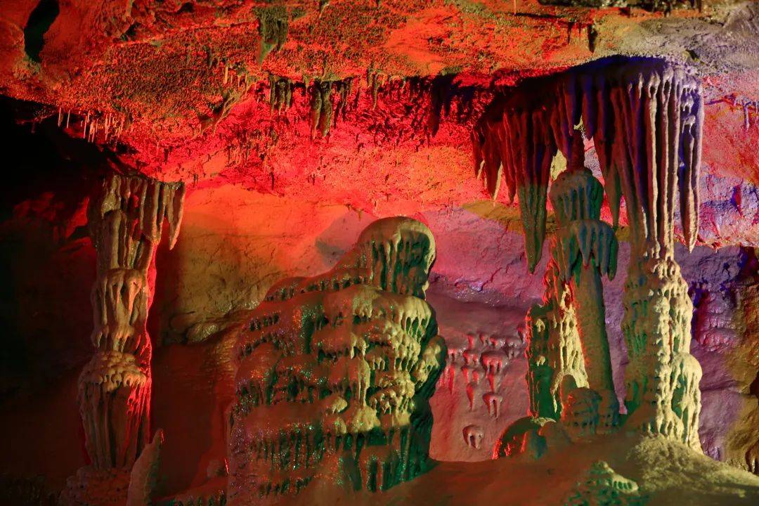 河北的溶洞等你来探索~_地下_景观_龙洞
