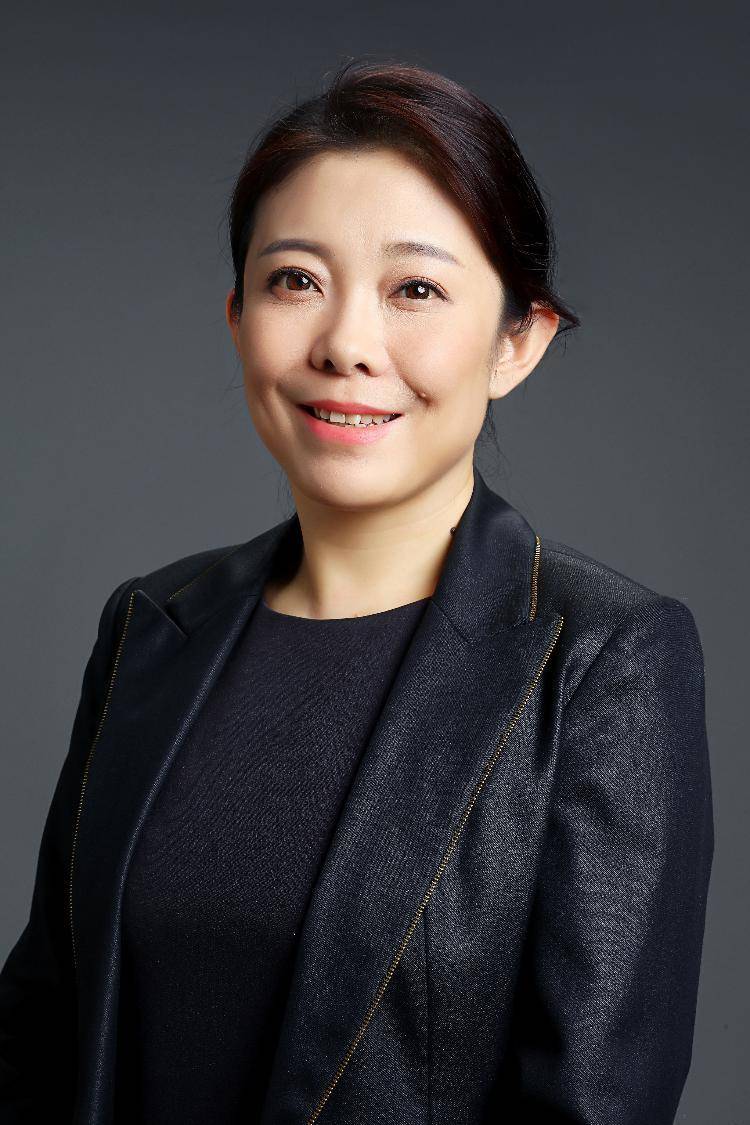 京东迎来首位女CEO后，股价涨超8%