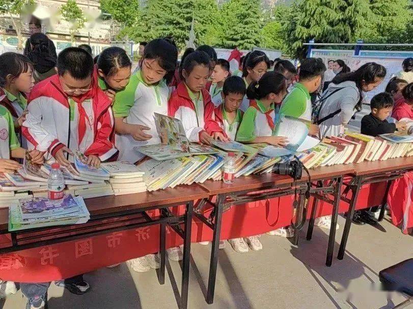 【书香沁校园】永济市举办"传承中华经典 书香润泽童年"传统文化展演