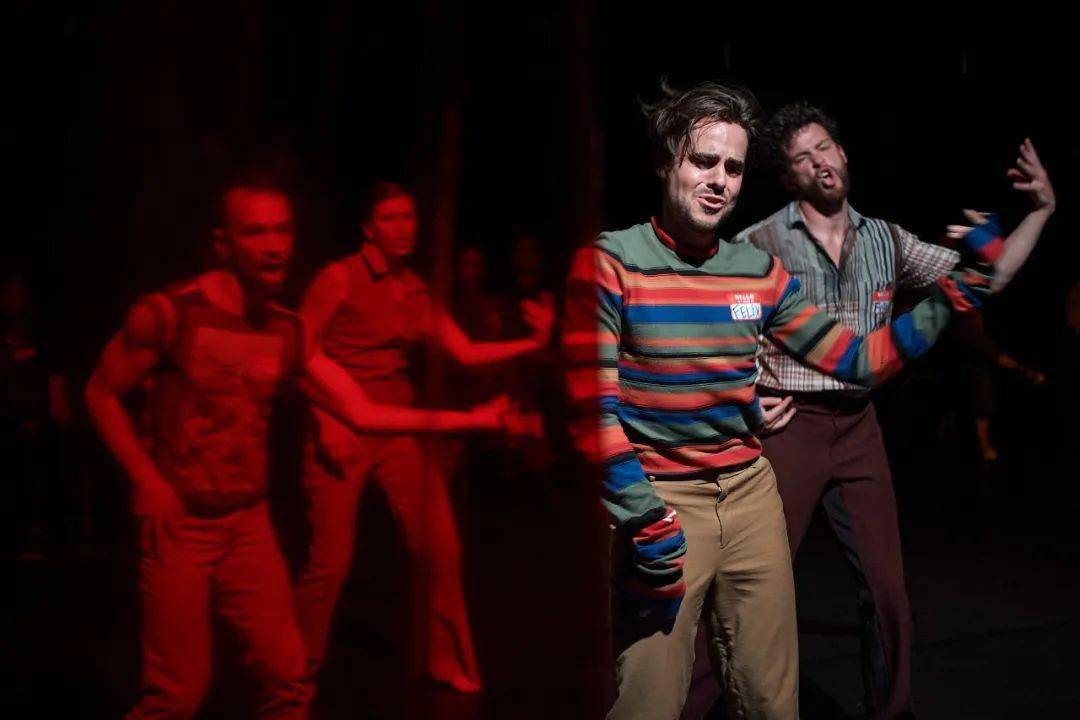 这位瑞士编导也太会玩了吧_约书亚·蒙登_作品_舞蹈