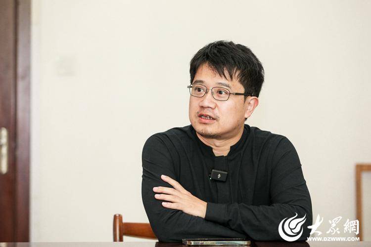 马伯庸告诉记者,此次烟台行是他第一次来到烟台,很开心能够跟大学生们