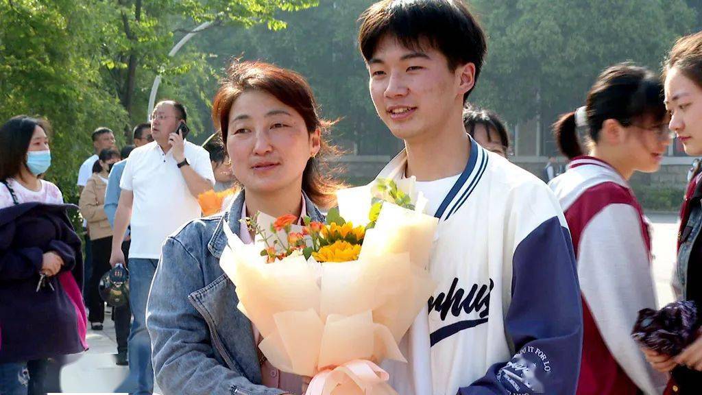 当涂一中1000余名学生步入"成人门",开启人生新旅程!_高三_家长_来源