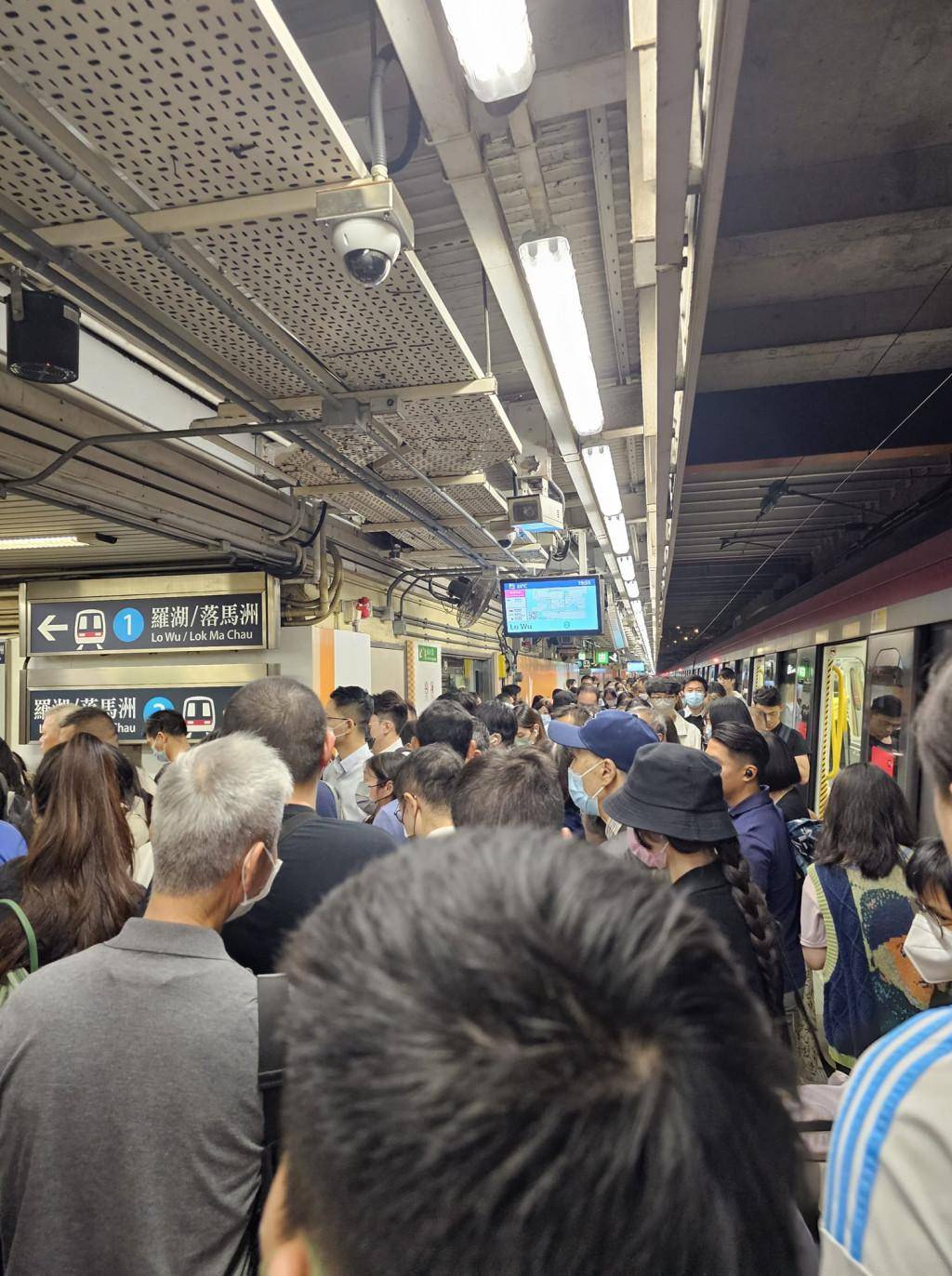 香港地铁太和站一男子坠轨受伤,警方:现场发现该男子遗书_人员_乘客
