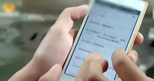丈夫出轨饭店服务员，妻子上门讨说法，5岁儿子的回答让人心酸