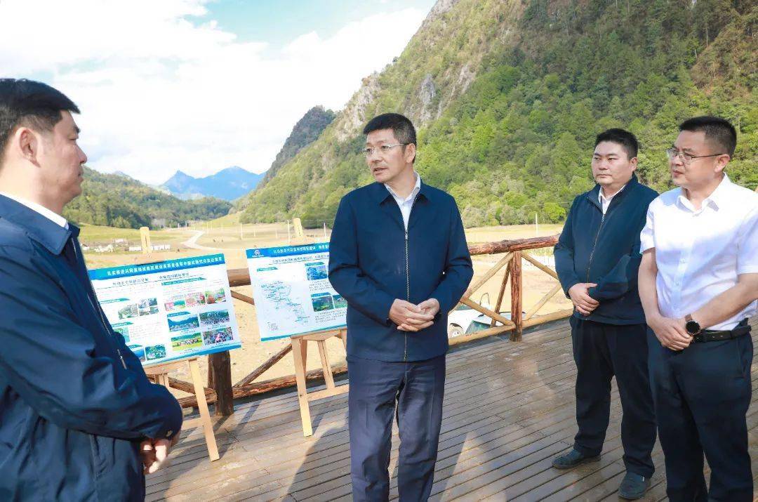 5月16日,市委书记张正红深入盐边县共和乡,红宝苗族彝族乡和国胜乡