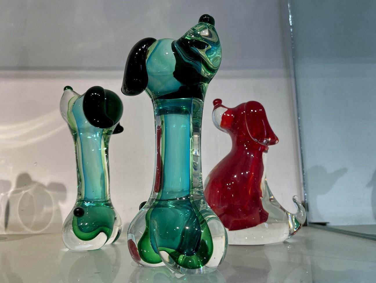 而上了二楼,才知道什么叫精品,才知道什么是博山琉璃的代表与精髓,最