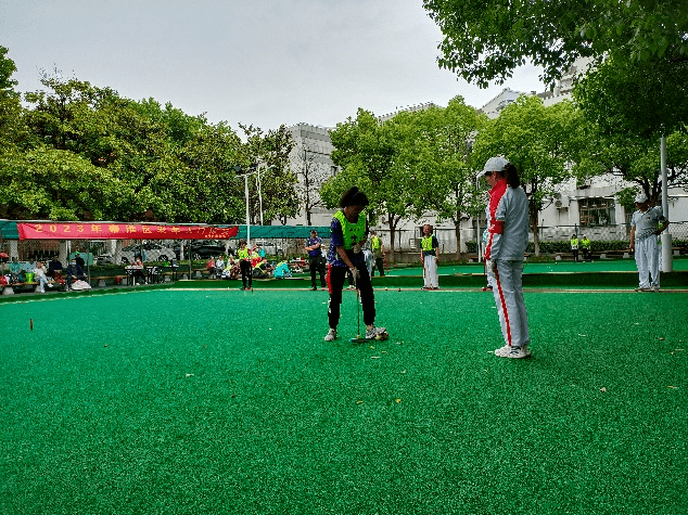 秦淮区老年体协冒雨举办老年人门球比赛_街道_体育_运动