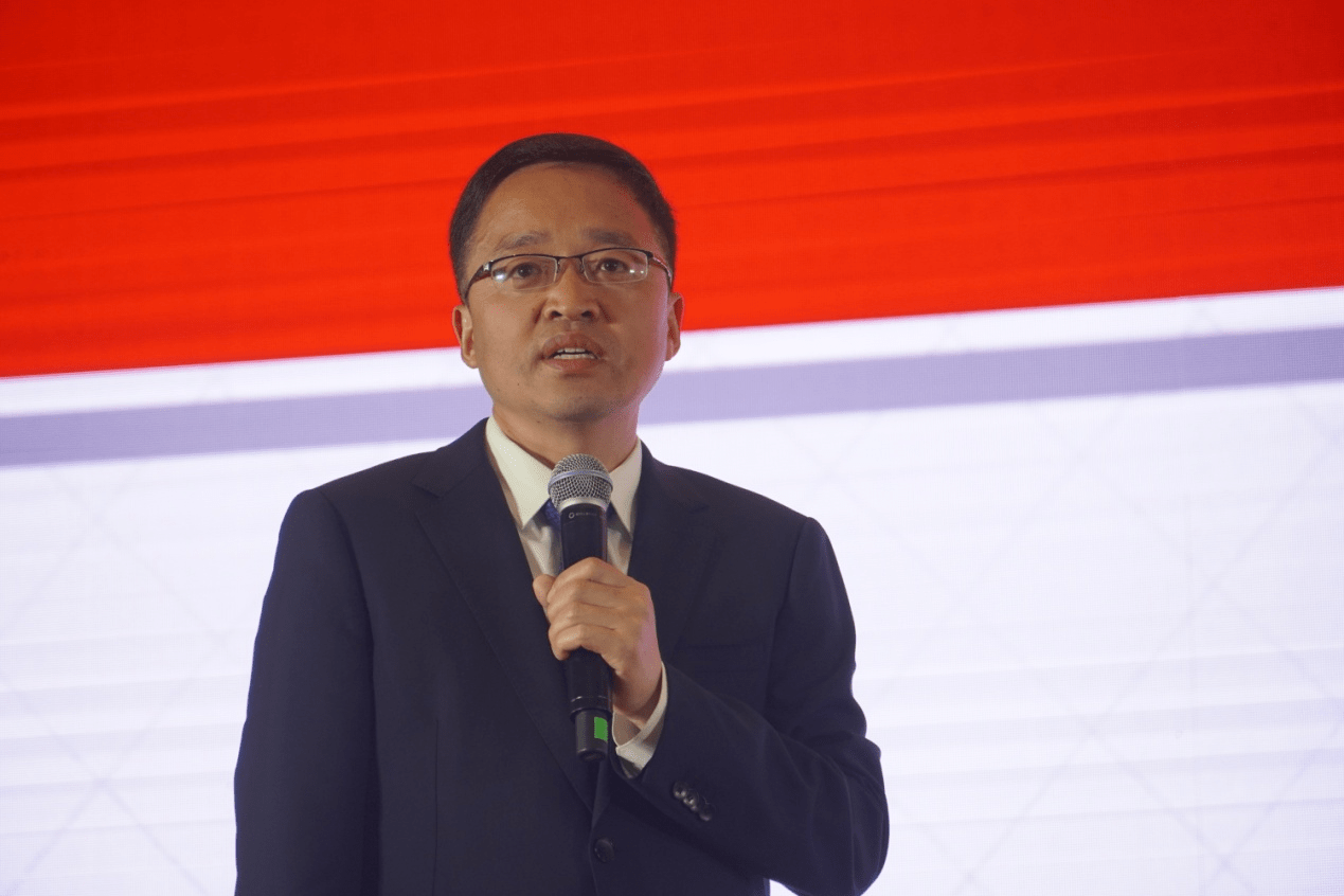 开封市委常委,兰考县委书记陈维忠出席活动,并作县情推介.