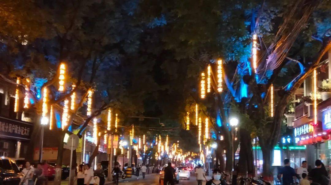 咸阳北平街夜市图片