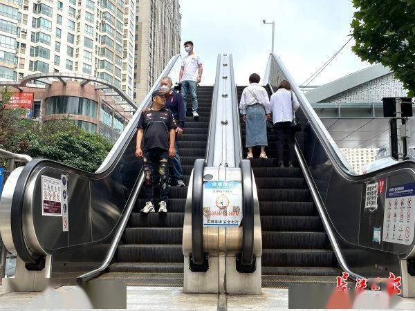 “三最”天桥无障碍！电动车自行车轮椅过街更方便-电动残疾人轮椅哪个品牌好