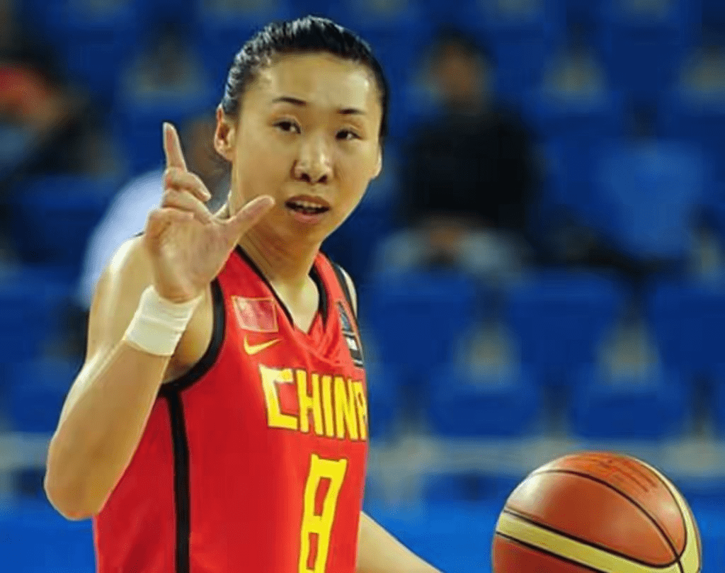 近况:42岁气质优雅,享正师职待遇,今成气质辣妈_中国女篮_杨力维_因为