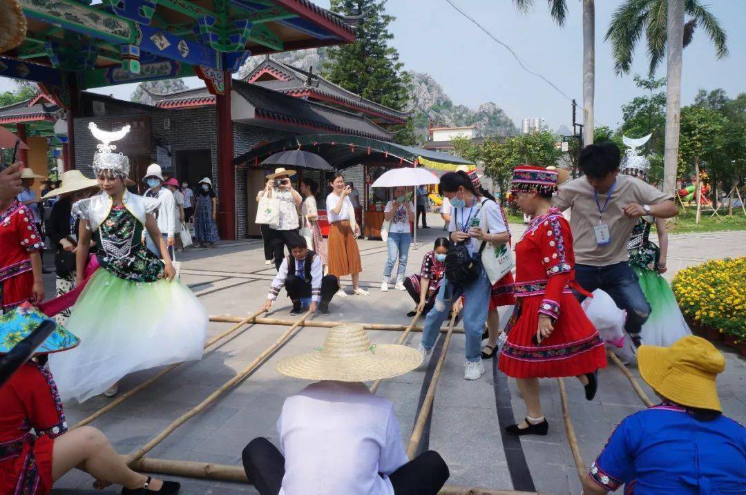 主题活动暨北流(粤西8市)旅游宣传推介活动在北流市勾漏洞景区举行