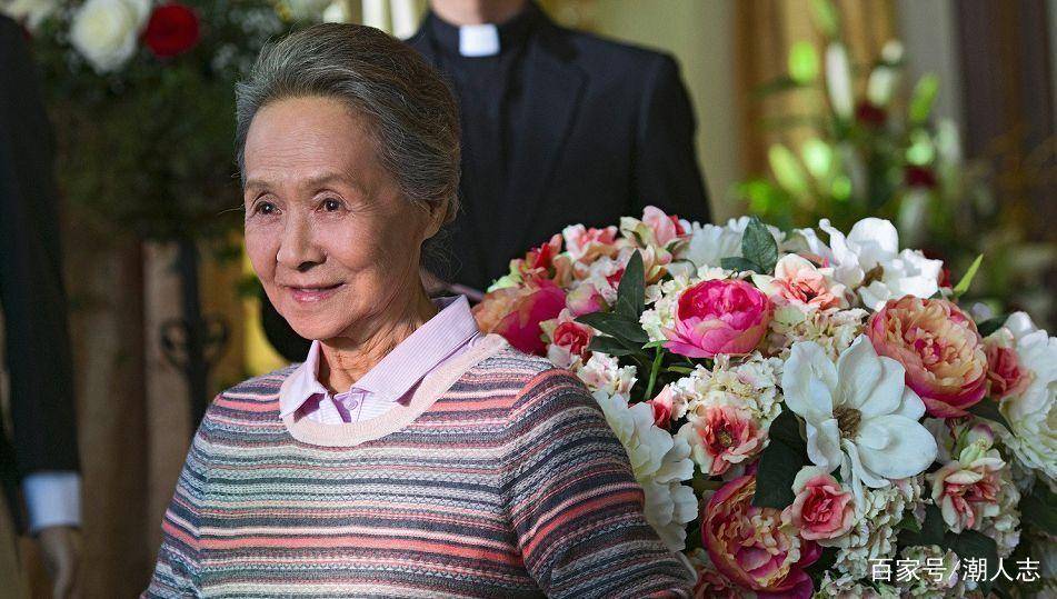 泛亚电竞耄耋之年芳华依旧！84岁中国奶奶无惧年龄穿衣打扮赛过同龄人(图1)