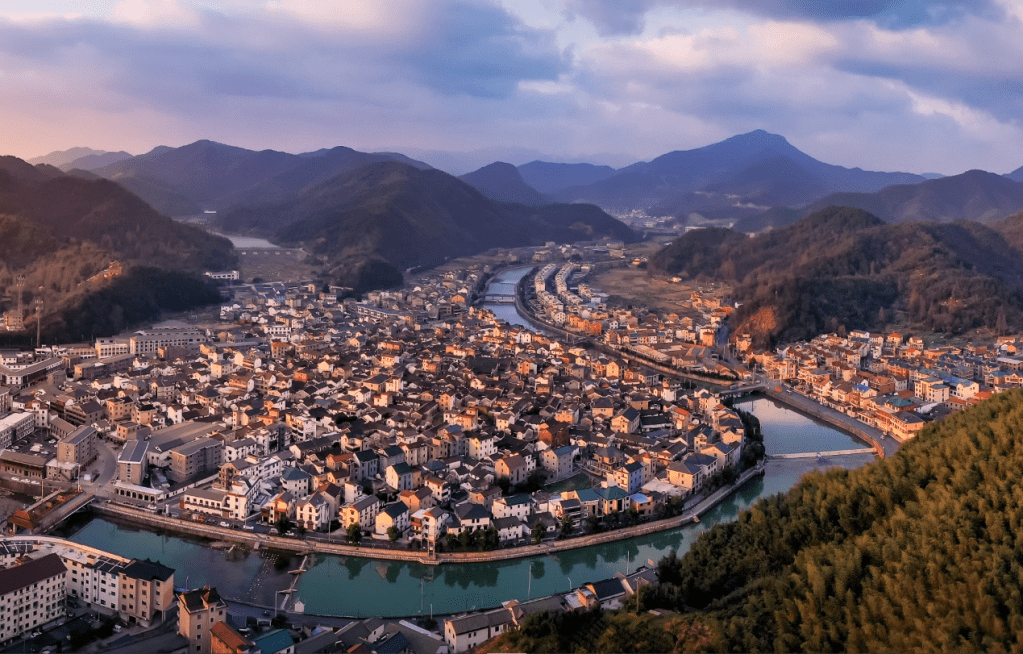 浙江省杭州市萧山区楼塔镇的楼家塔村依山傍水,是江南山地形传统村落