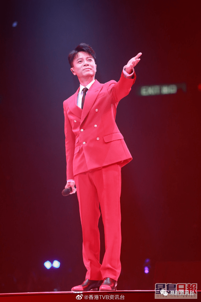 67李克勤演唱会丨炎明熹挑战成熟透视长腿 暴风成长高过"声梦奶爸"